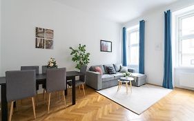 Central Two Bedroom Apartment